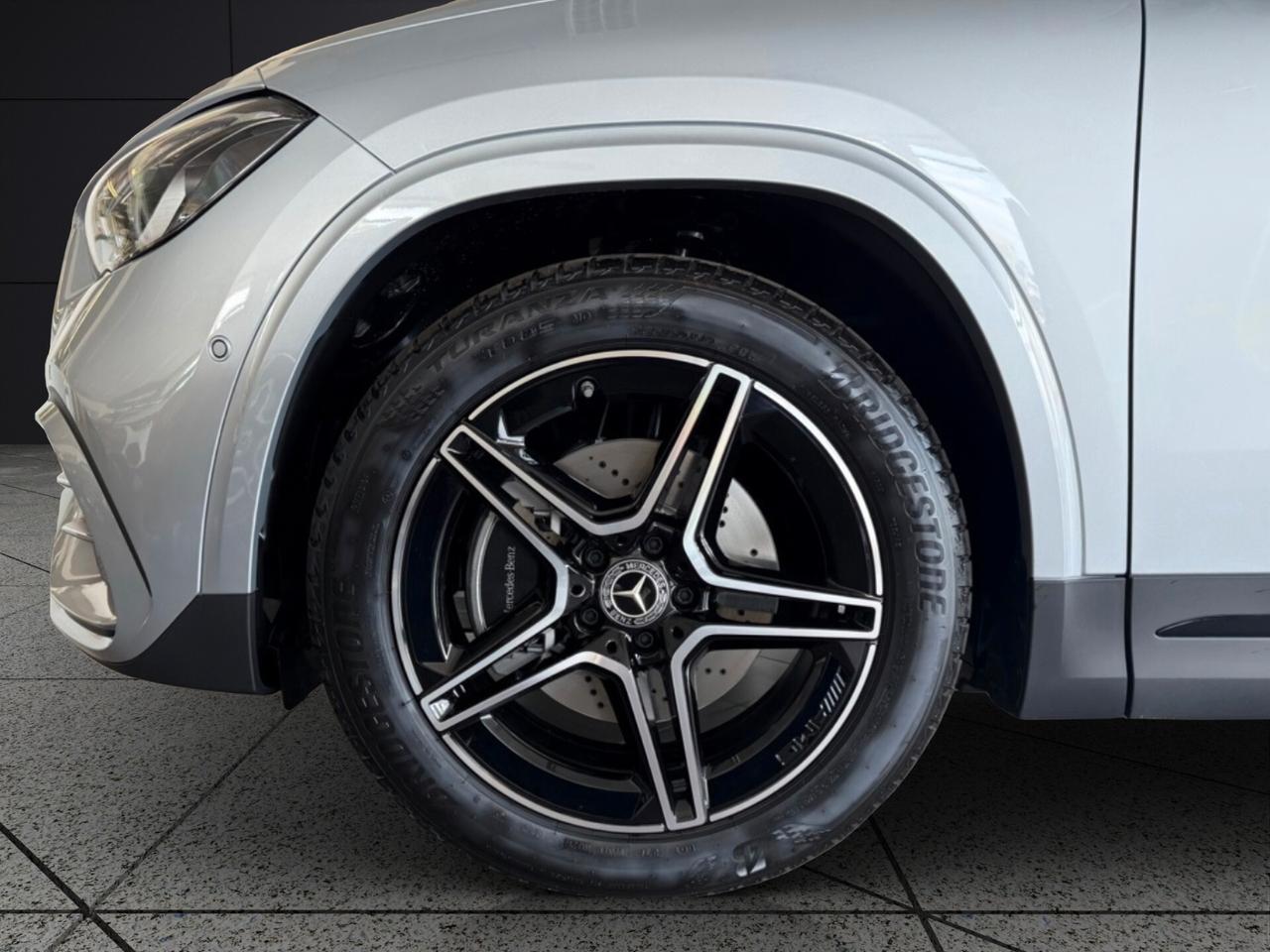 Mercedes-Benz GLA 200d PREMIUM AMG 1600 KM!