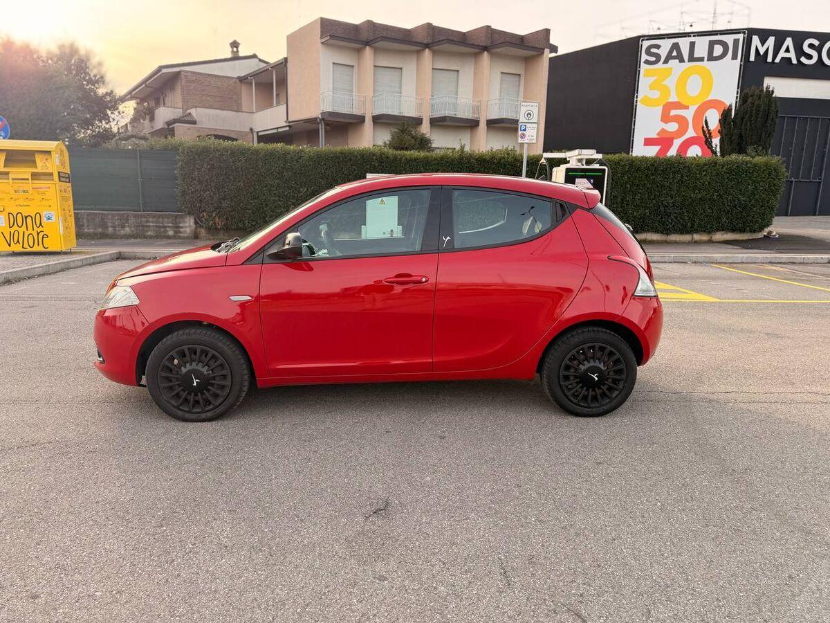 Lancia Ypsilon 1.2 8v Platinum ecochic Gpl 69cv E6
