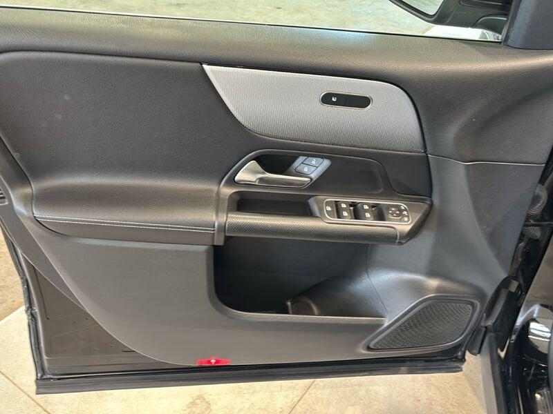 Mercedes-Benz GLB GLB 200 d Automatic 4MATIC 7 POSTI