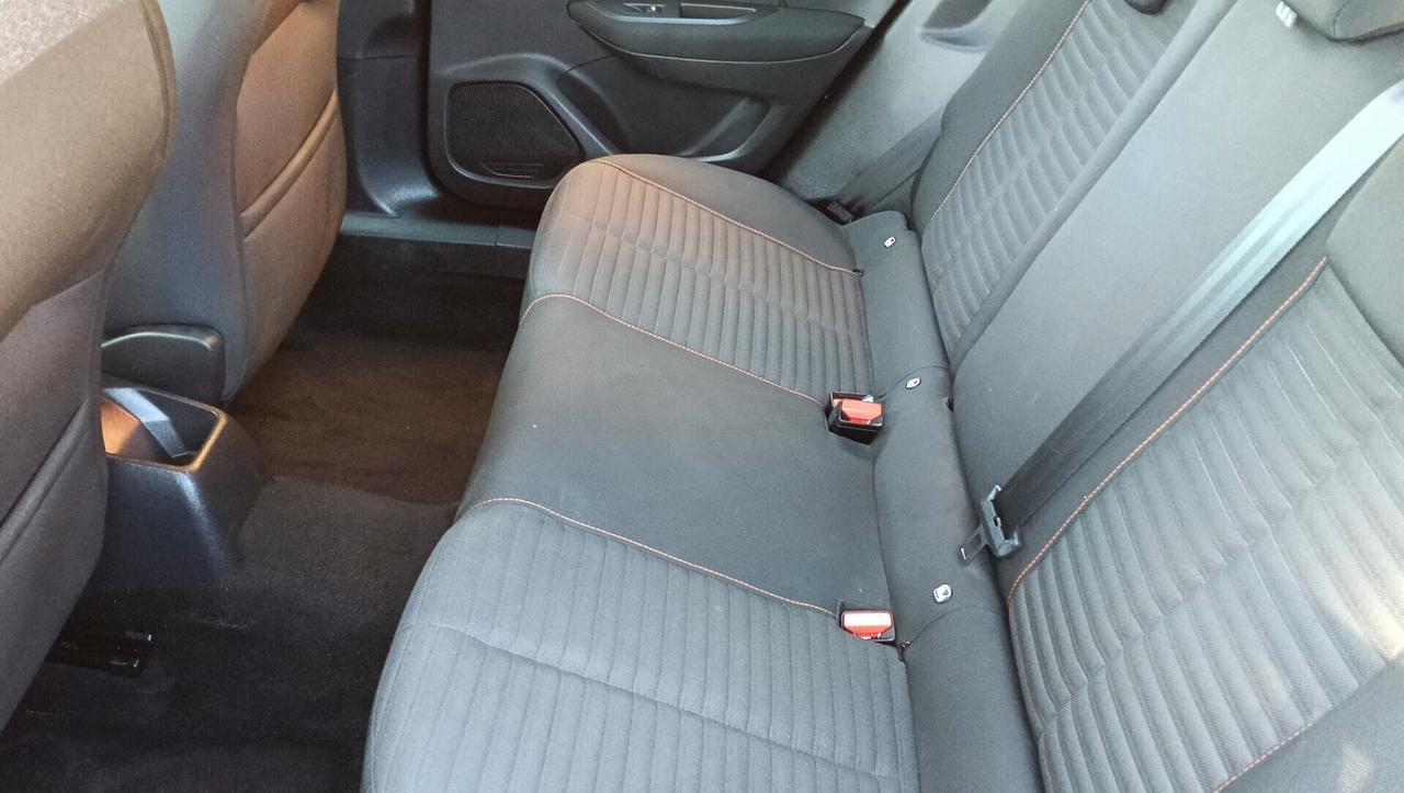 PEUGEOT 2008 1.2 BENZ-GARANZIA FULL