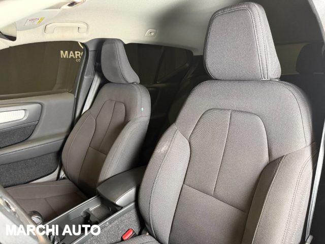 VOLVO XC40 T2 Momentum Pro