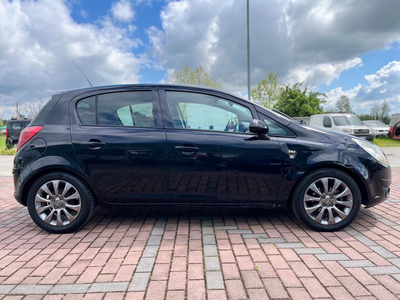 Opel Corsa 1.2 80CV 5 porte GPL-TECH Edition