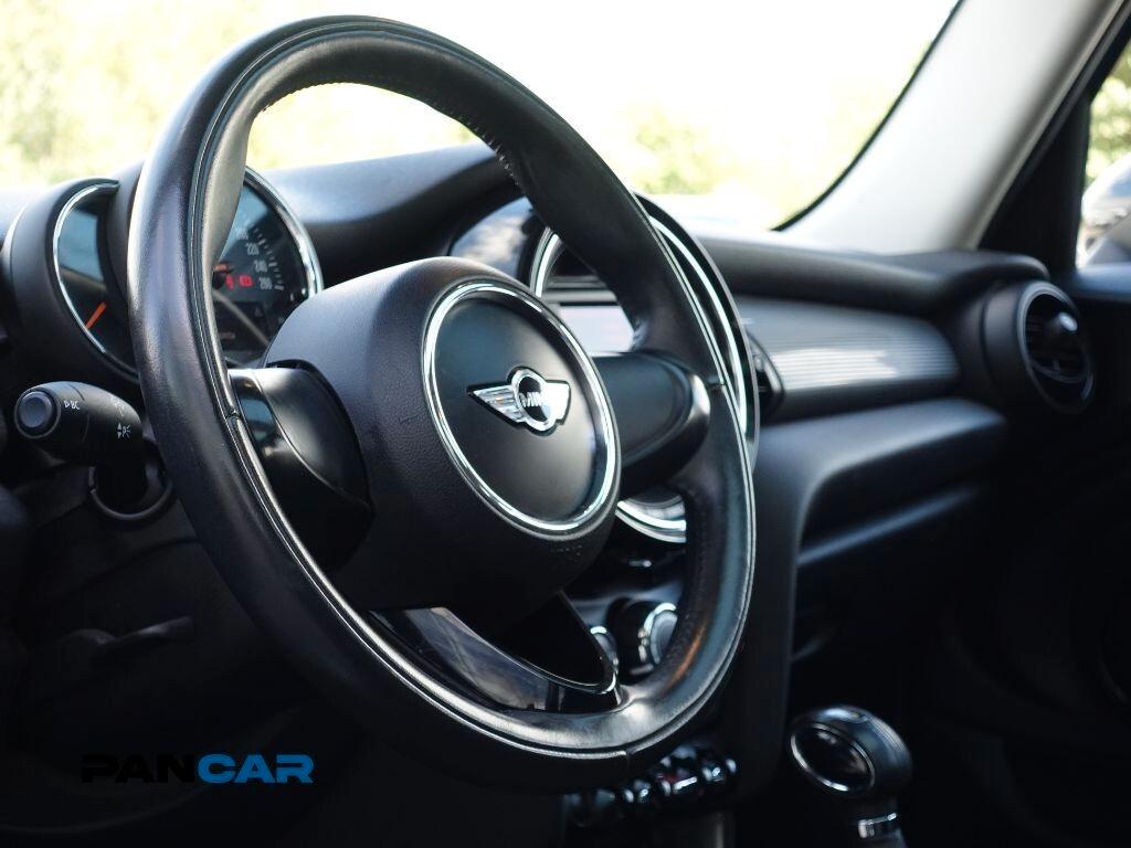 MINI 1.5 Cooper D 5p auto