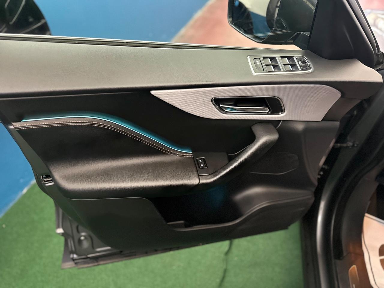 Jaguar F-Pace 2.0 /180cv aut. Prestige/2018/4x4