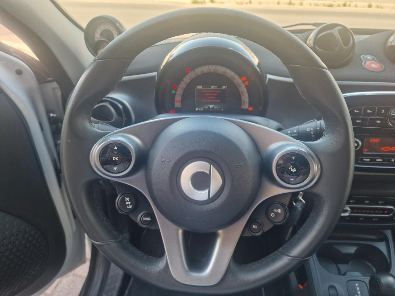 Smart ForFour 70 1.0 twinamic PASSION * LED + AUTOMATICA *