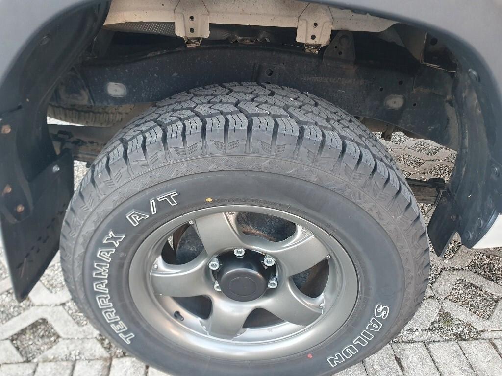 Toyota Hilux 2.4 D-4D 4WD 4 porte Double Cab Lounge