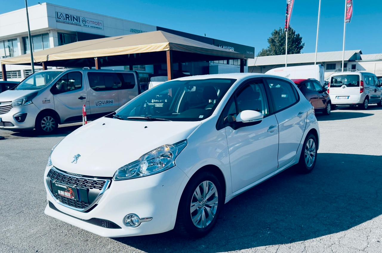 Peugeot 208 1.4 HDi 68 CV 5 porte Allure