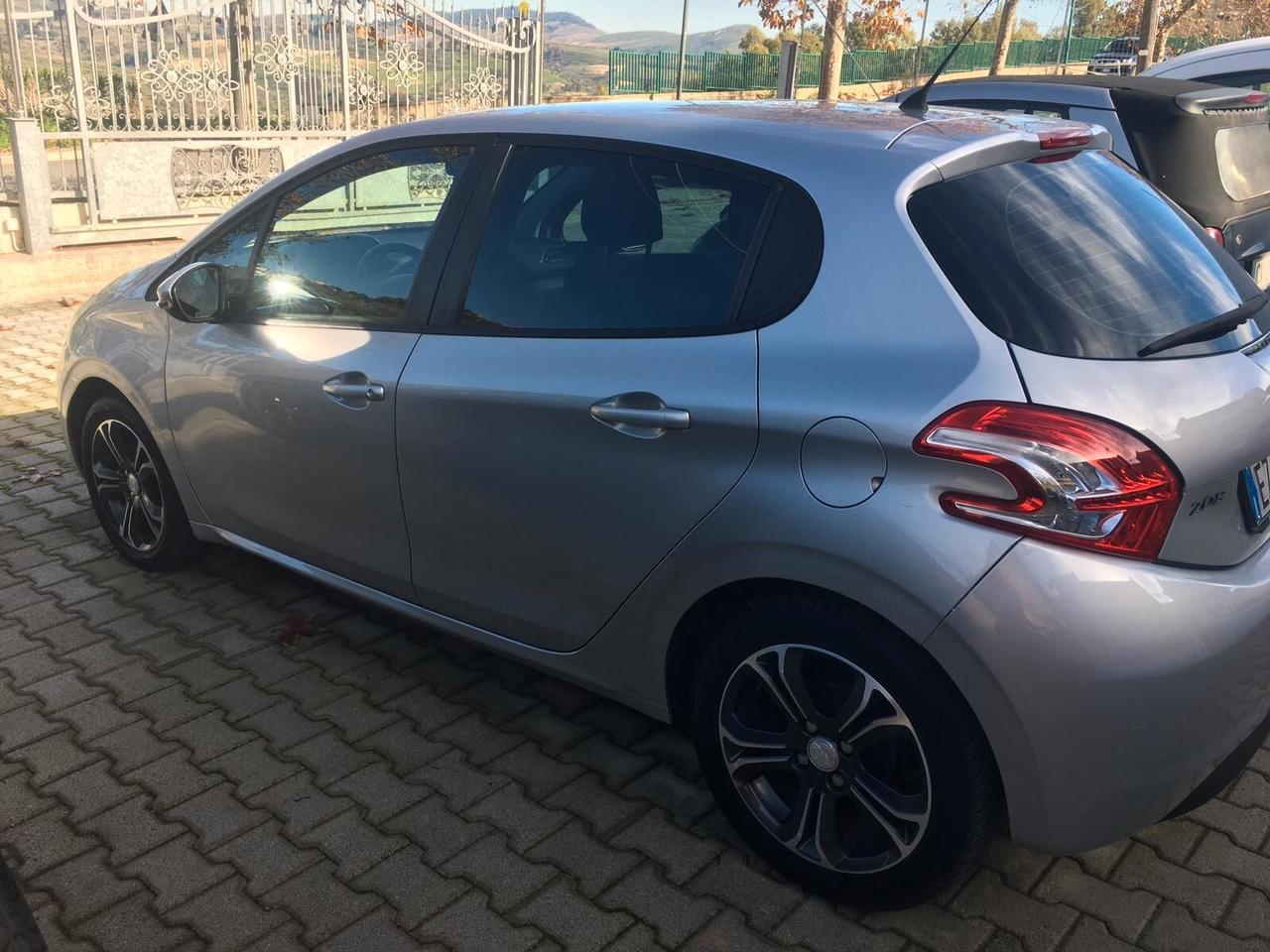 Peugeot 208 1.4 HDi 68 CV 5 porte Active