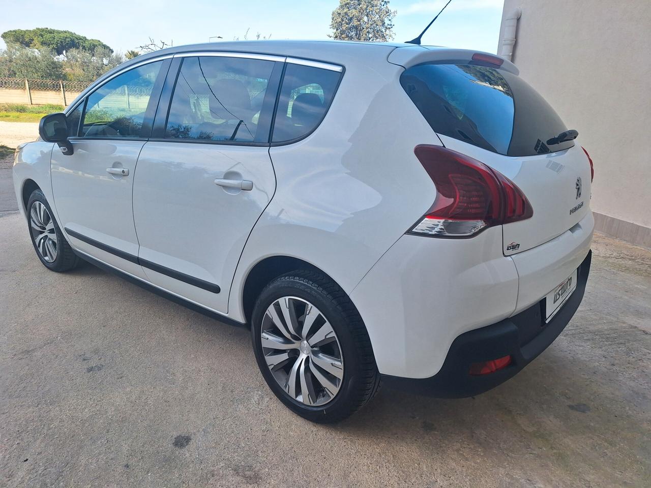 Peugeot 3008 1.6 HDi 115CV NAVI 2015