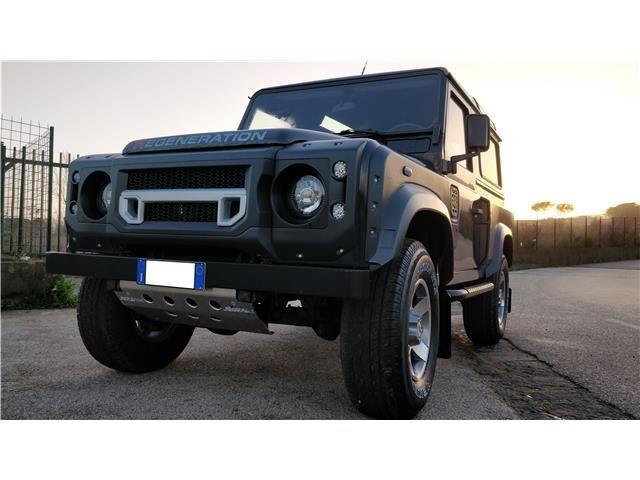 LAND ROVER Defender