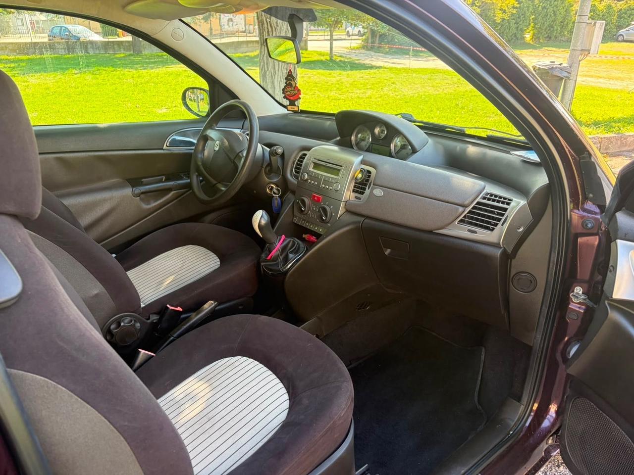 Lancia Ypsilon 1.3 MJT diva