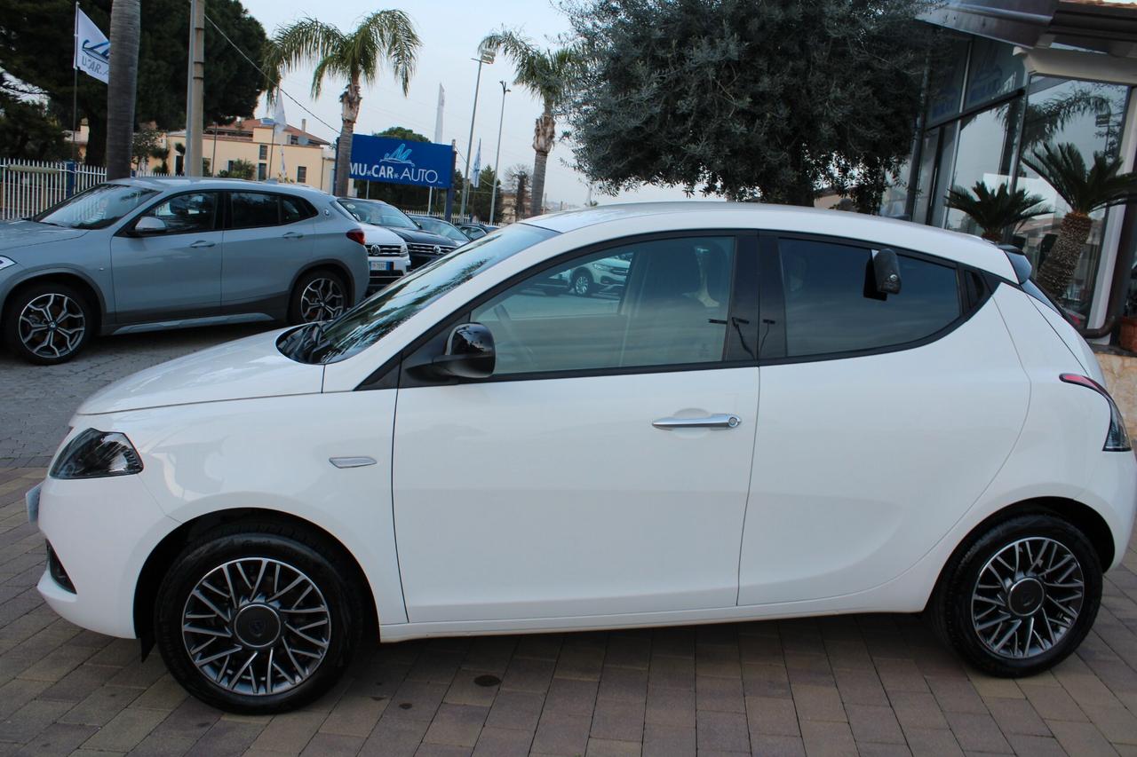 Lancia Ypsilon 1.0 FireFly 5 porte S&S Hybrid Gold Plus