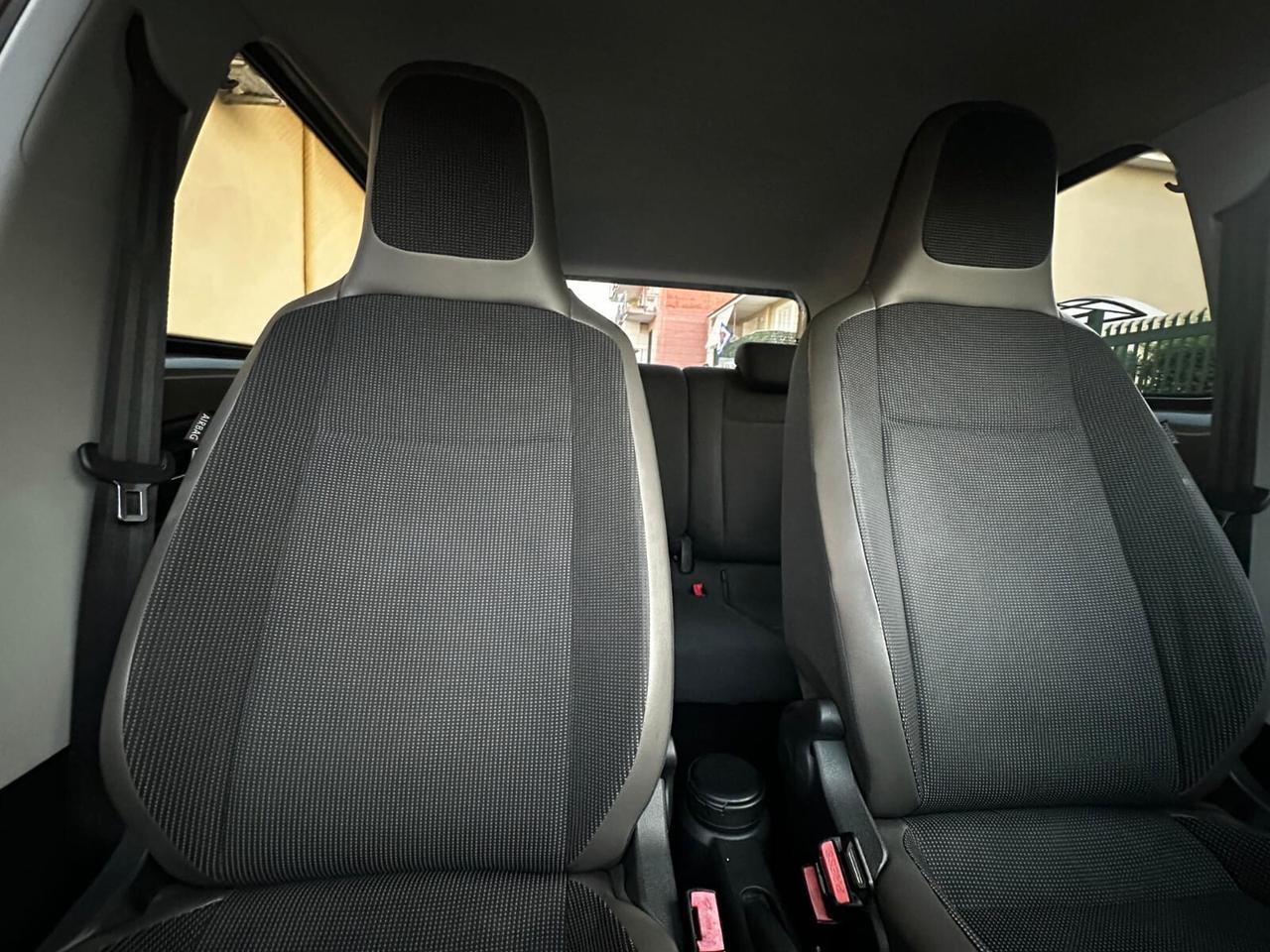Volkswagen up! 1.0 Benz/ Metano