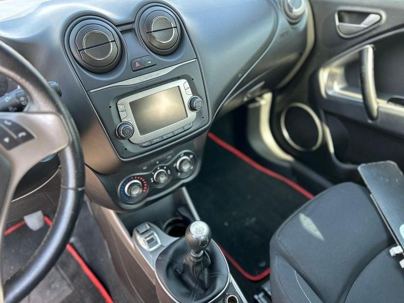 Alfa Romeo MiTo 1.3 JTDM 85CV SES DISTINCTIVE