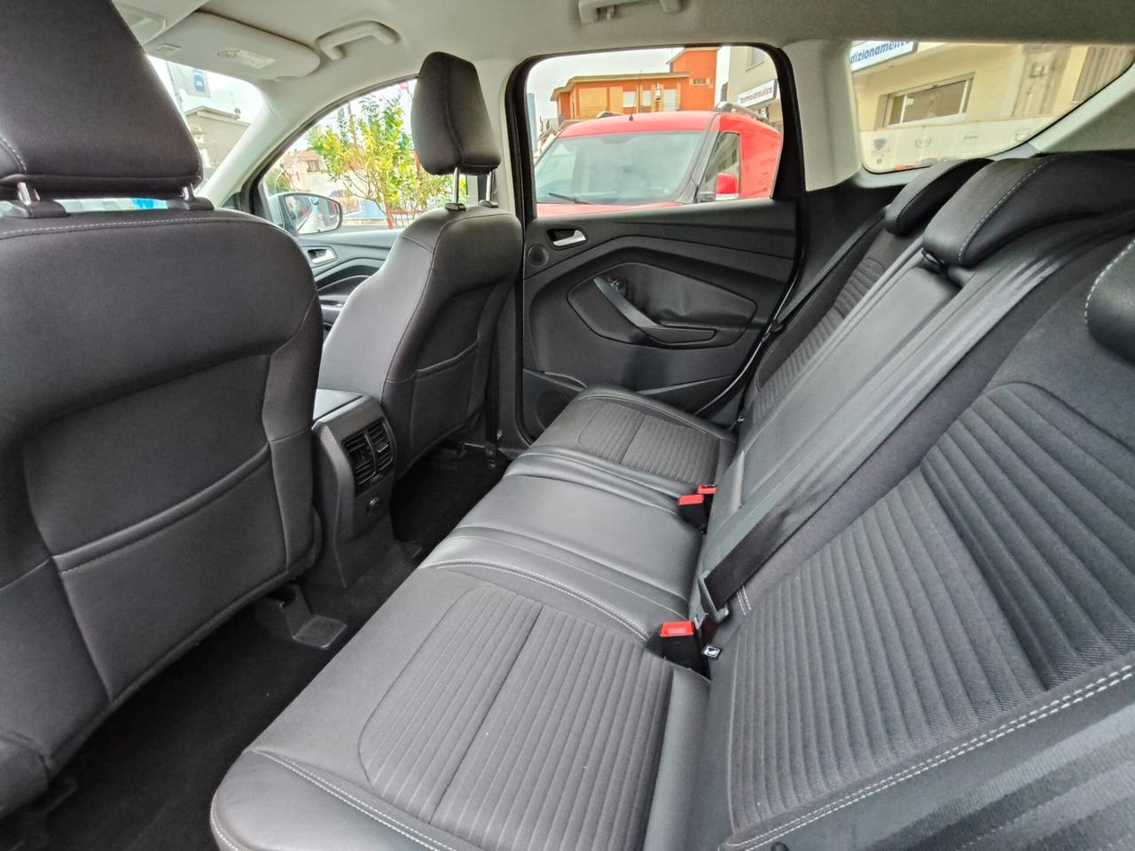 Ford Kuga 1.5 TDCI 120 CV S&S 2WD ST-Line