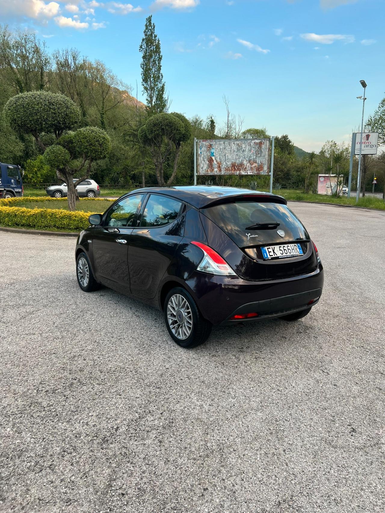 Lancia Ypsilon 0.9 TwinAir 85 CV 5 porte S&S Platinum
