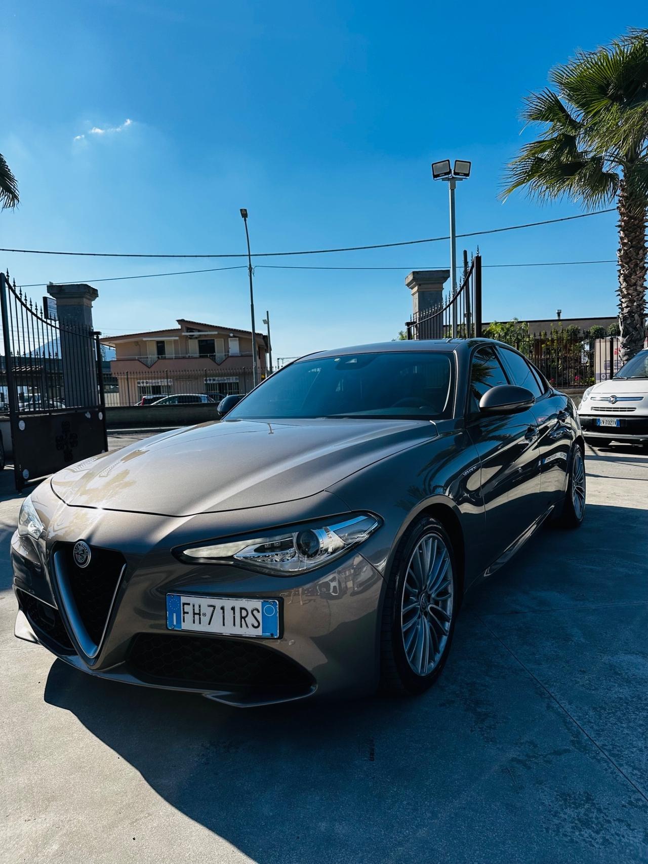 Alfa Romeo Giulia 2.2 Turbodiesel 210 CV AT8 AWD Q4 Veloce