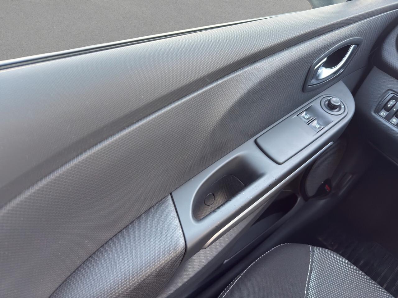 Renault Clio 1.5 dCi 8V 75CV 5 porte Wave