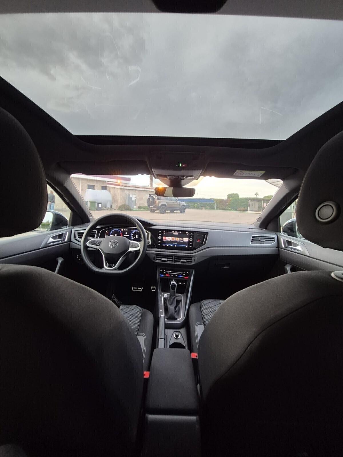 VOLKSWAGEN TAIGO 1000 BENZINA R-LINE 115 Cv CAMBIO AUTOMATICO-2025