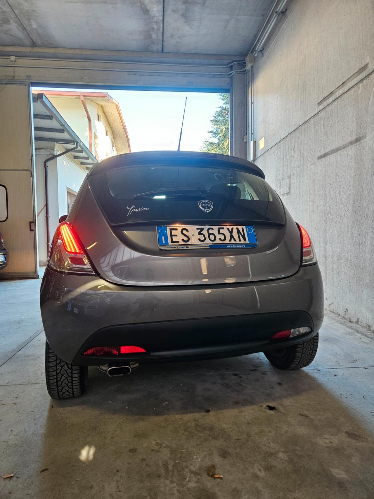 Lancia Ypsilon 1.2 69 CV 5 porte S&S Platinum