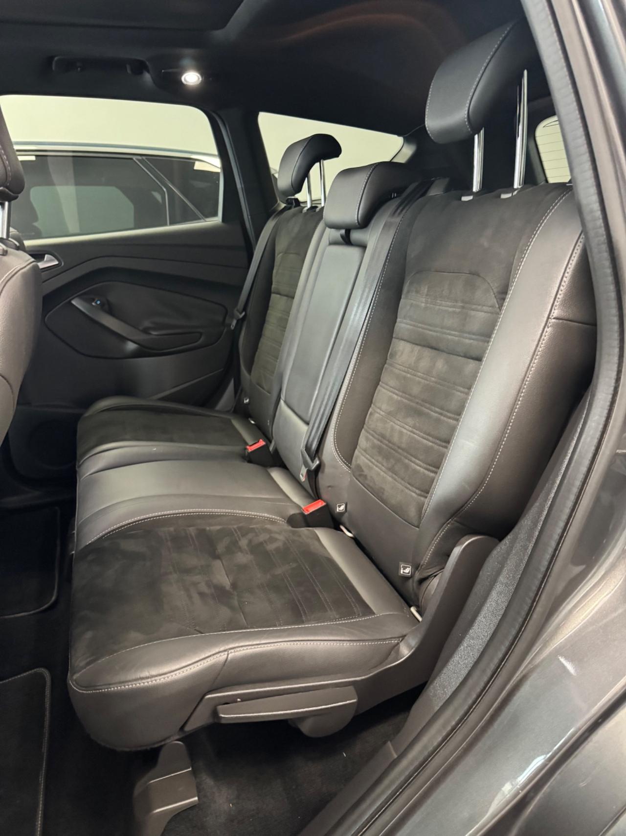 Ford Kuga 1.5 TDCI 120 CV ST-Line Tetto Apribile