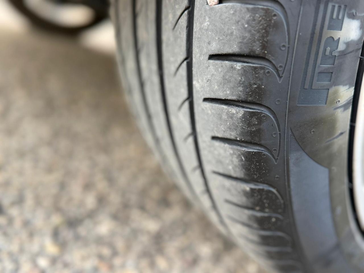 Peugeot 308 Berlina HDi 100 CV EURO 6B