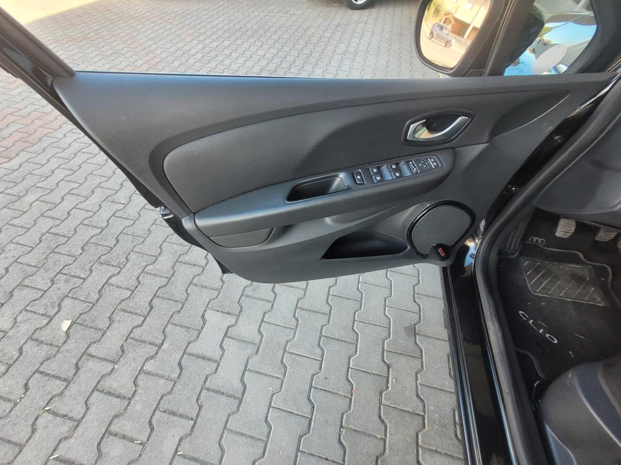 Renault Clio 1.2 75CV 5 porte Zen