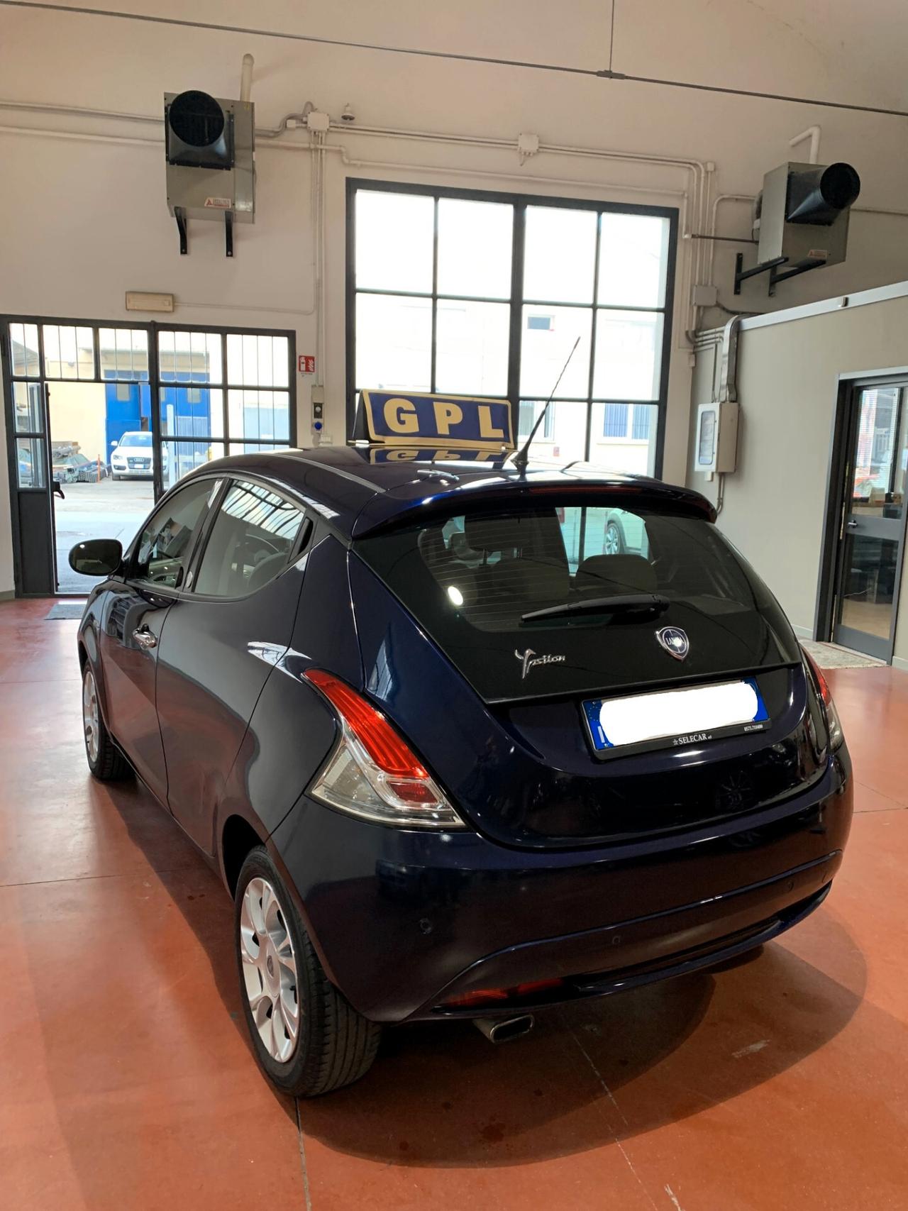 Lancia Ypsilon 1.2 69 CV 5 porte GPL Ecochic Gold-unico proprietario-