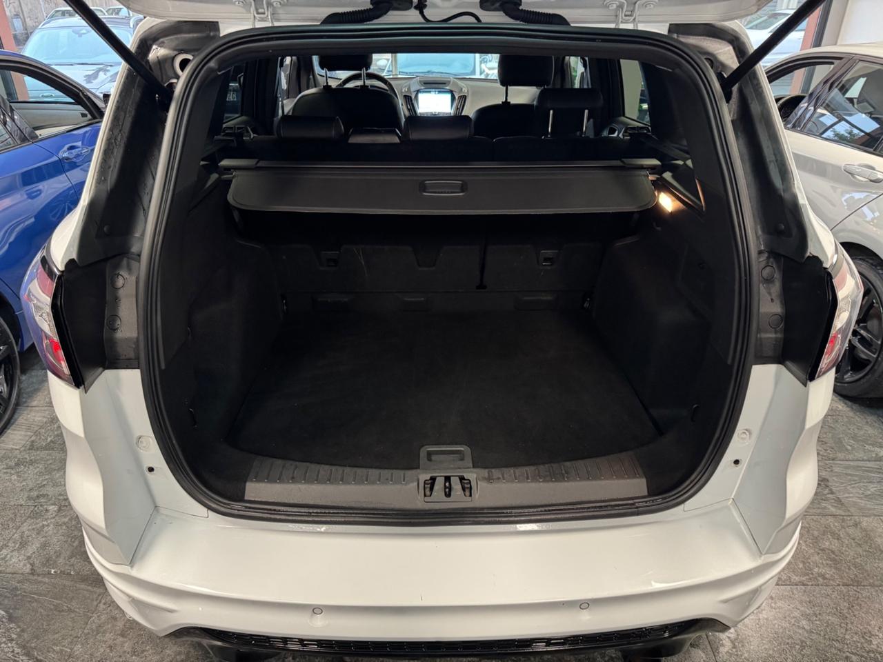 Ford Kuga 1.5 TDCI 120 CV S&S 2WD ST-Line