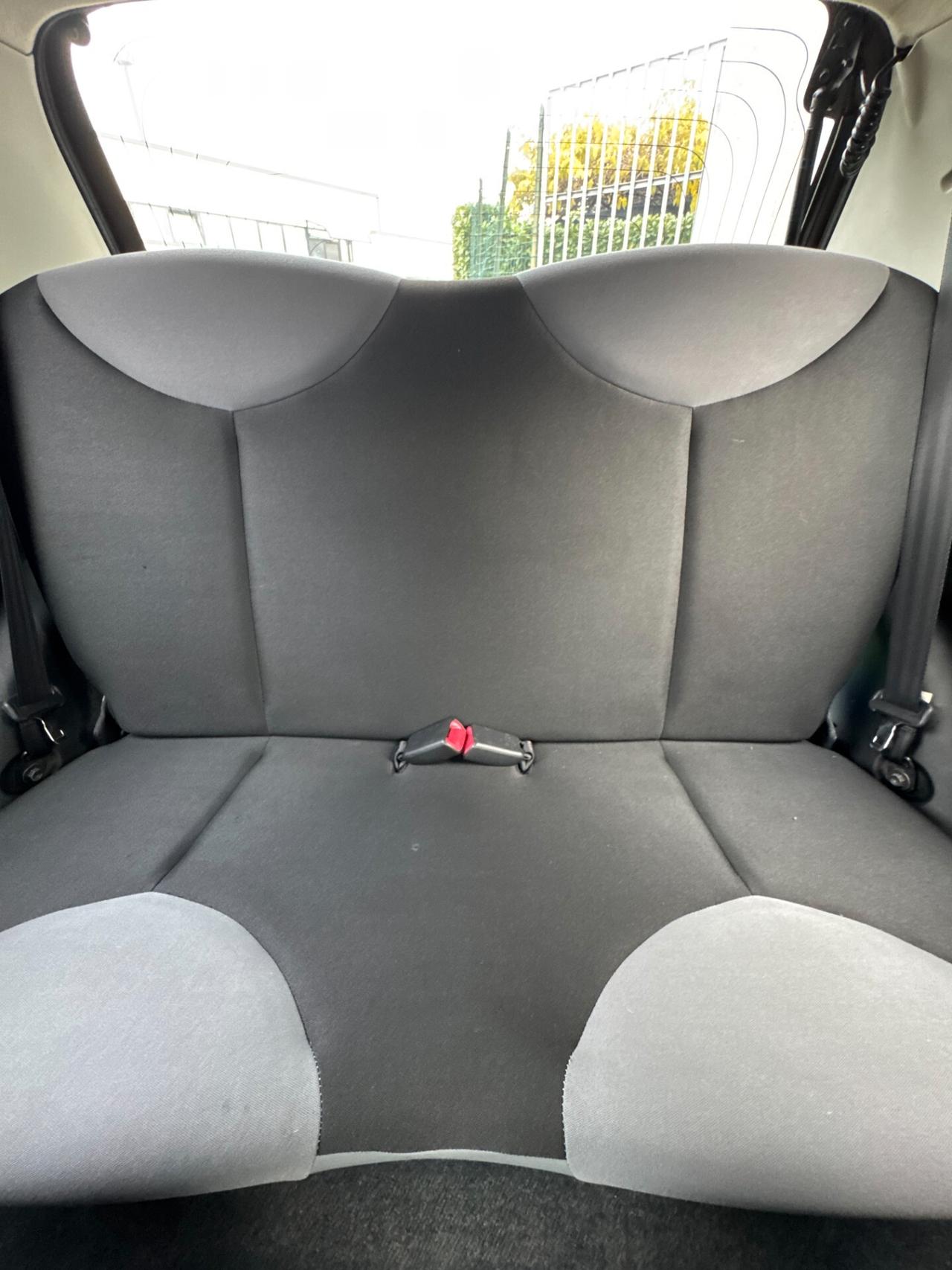 Peugeot 107 1.0 50kW 5P Benz *UNICO PROPRIETARIO*