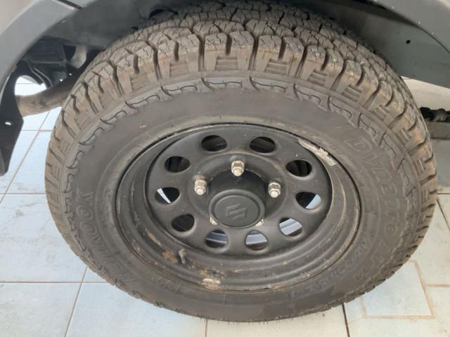 SUZUKI Jimny 1.3i 16V cat 4WD JLX