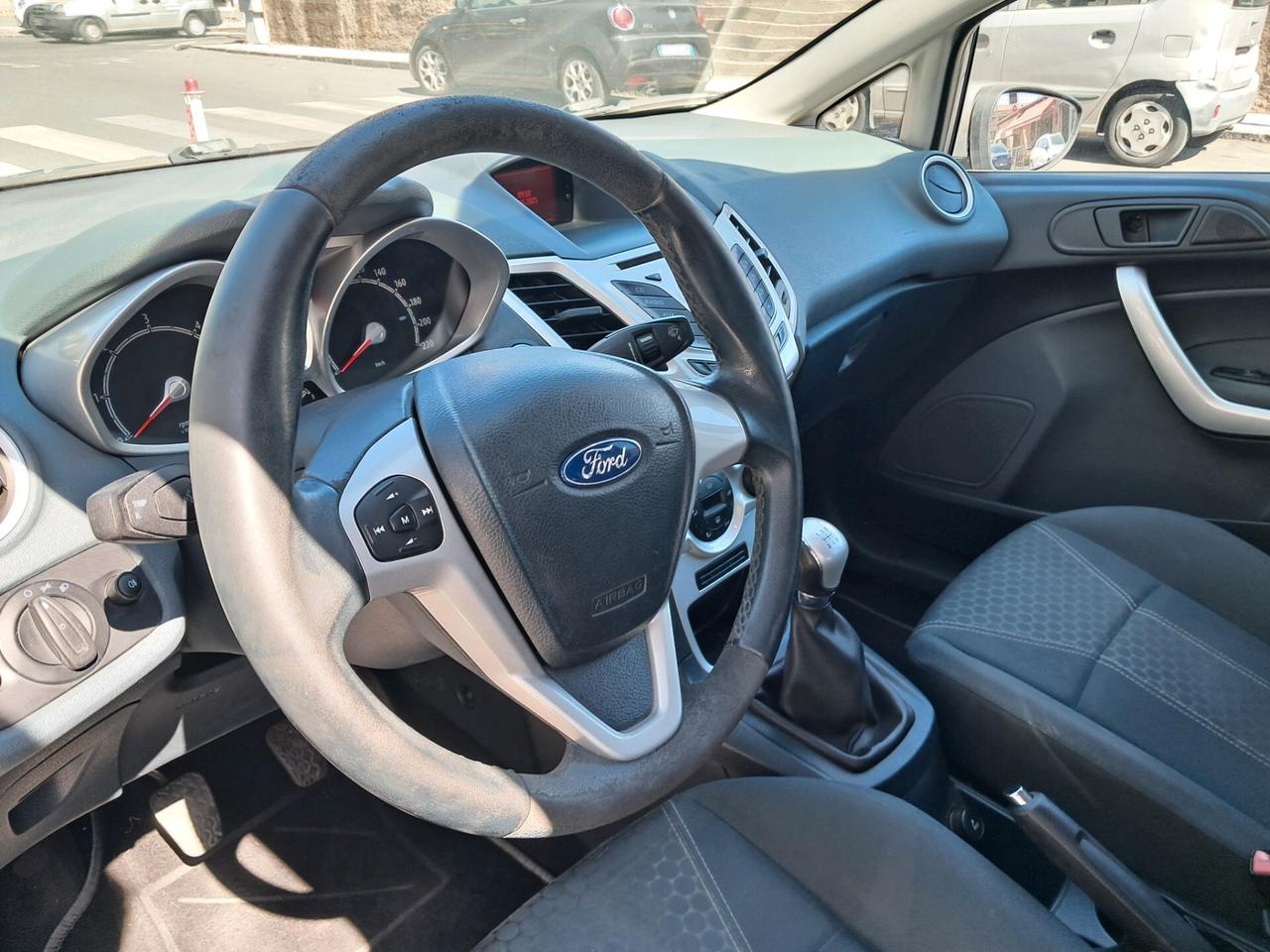 Ford Fiesta 1.4 TDCi 5p. Titanium