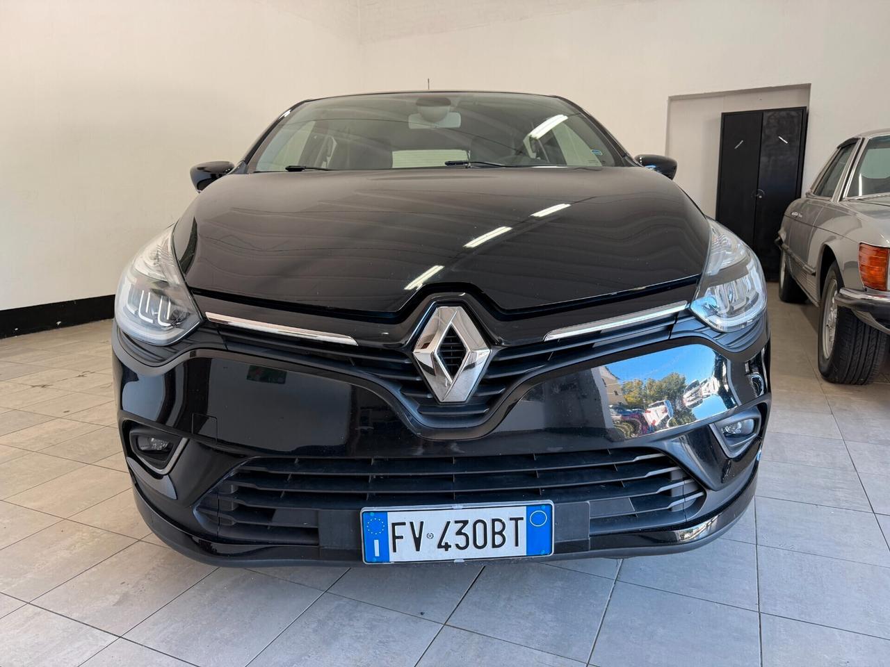 Renault Clio dCi 8V 90 CV 5 porte Moschino OK NEOPATENTATI
