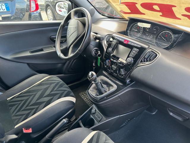 LANCIA Ypsilon 1.2 69 CV 5p.GPL Ecochic Silver