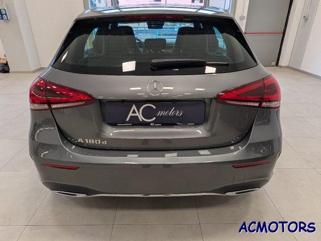 MERCEDES-BENZ A 180 d Automatic Premium