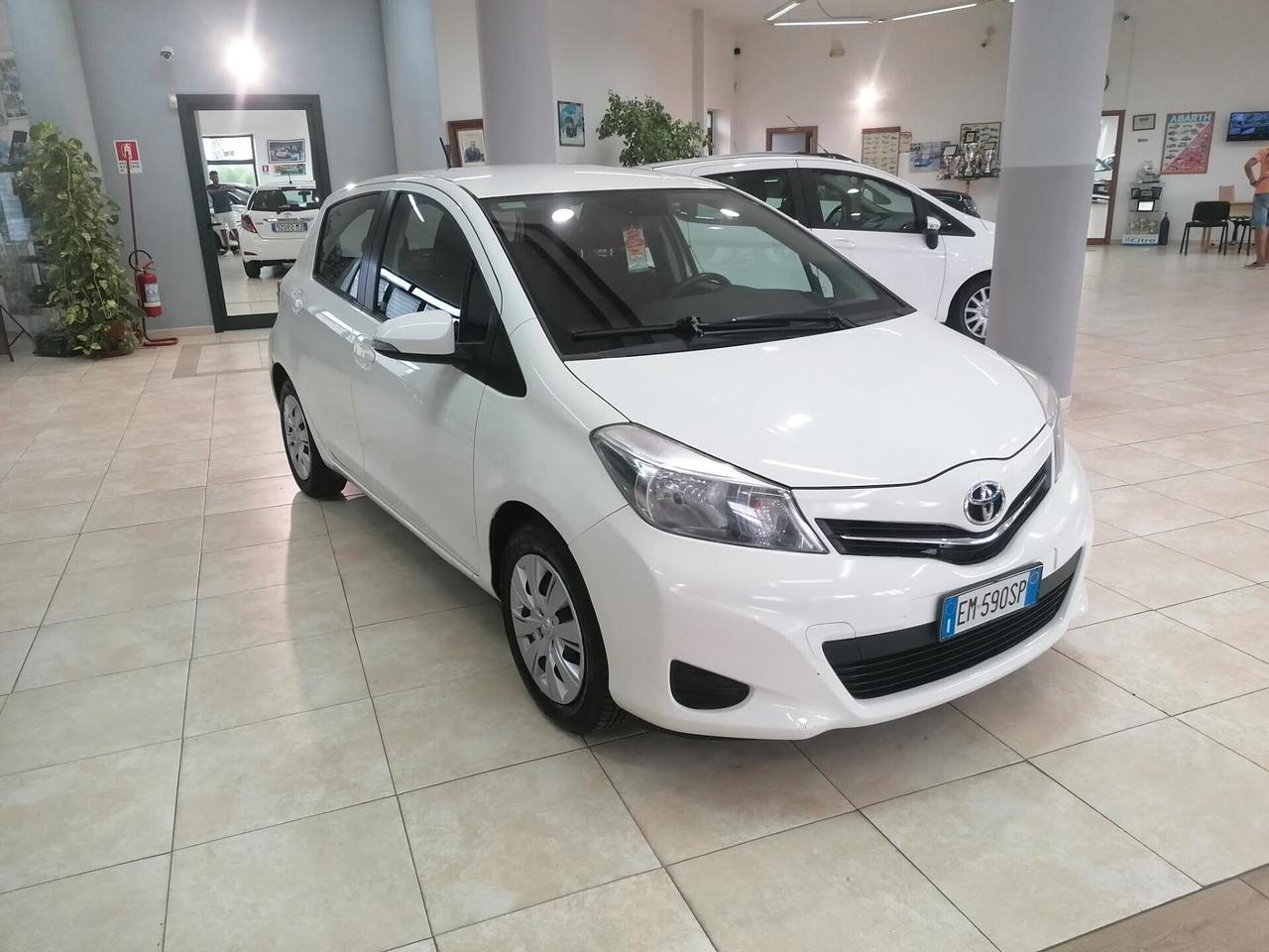 Toyota Yaris 1.0 5 P(NEOPATENTATI)