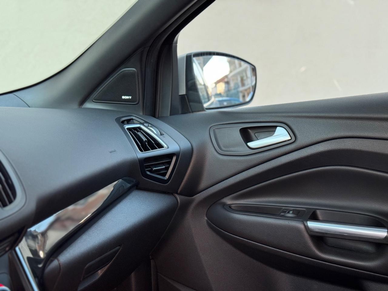 Ford Kuga 1.5 TDCI 120 CV S&S 2WD Powershift ST-Line