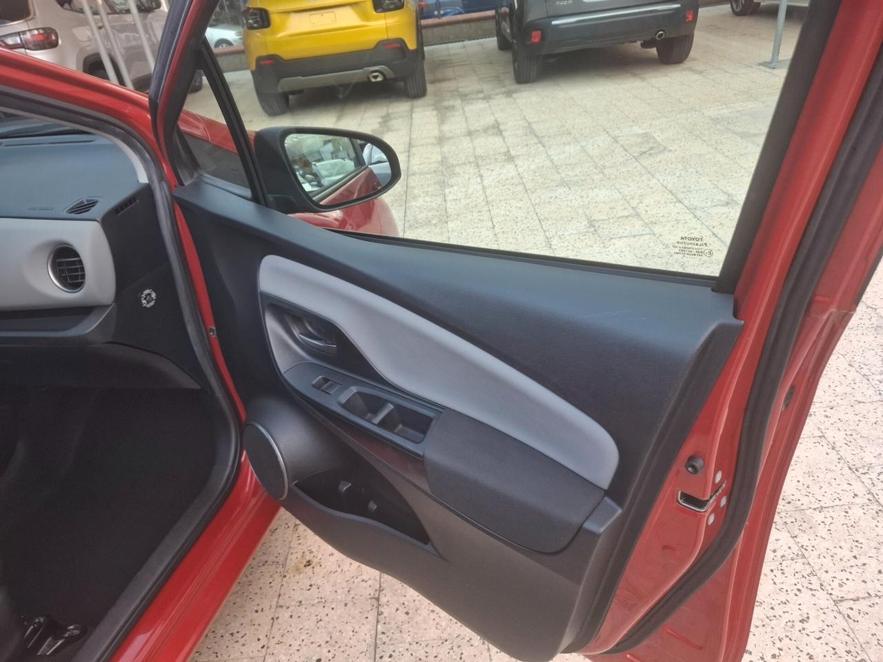 Toyota Yaris - 1.0 VVT-i Lounge Camera