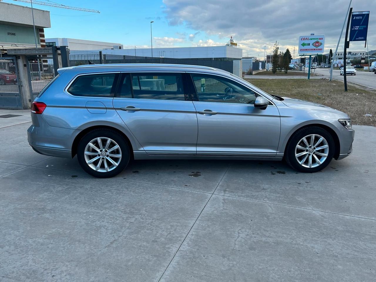 Volkswagen Passat Variant 1.6 TDI SCR DSG Business BMT