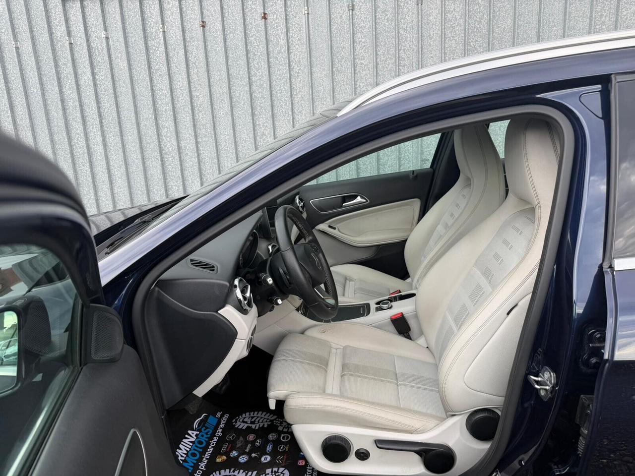 Mercedes-benz GLA 200 d SPORT CERCHI 19