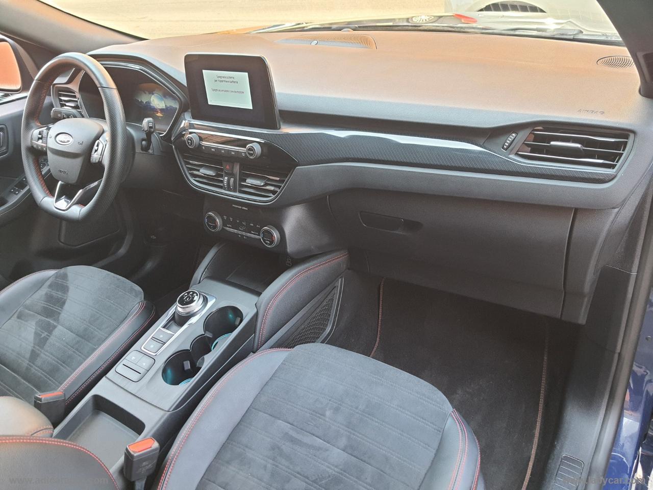 FORD Kuga 2.5 Full Hybrid 190 CVT 2WD ST-Line