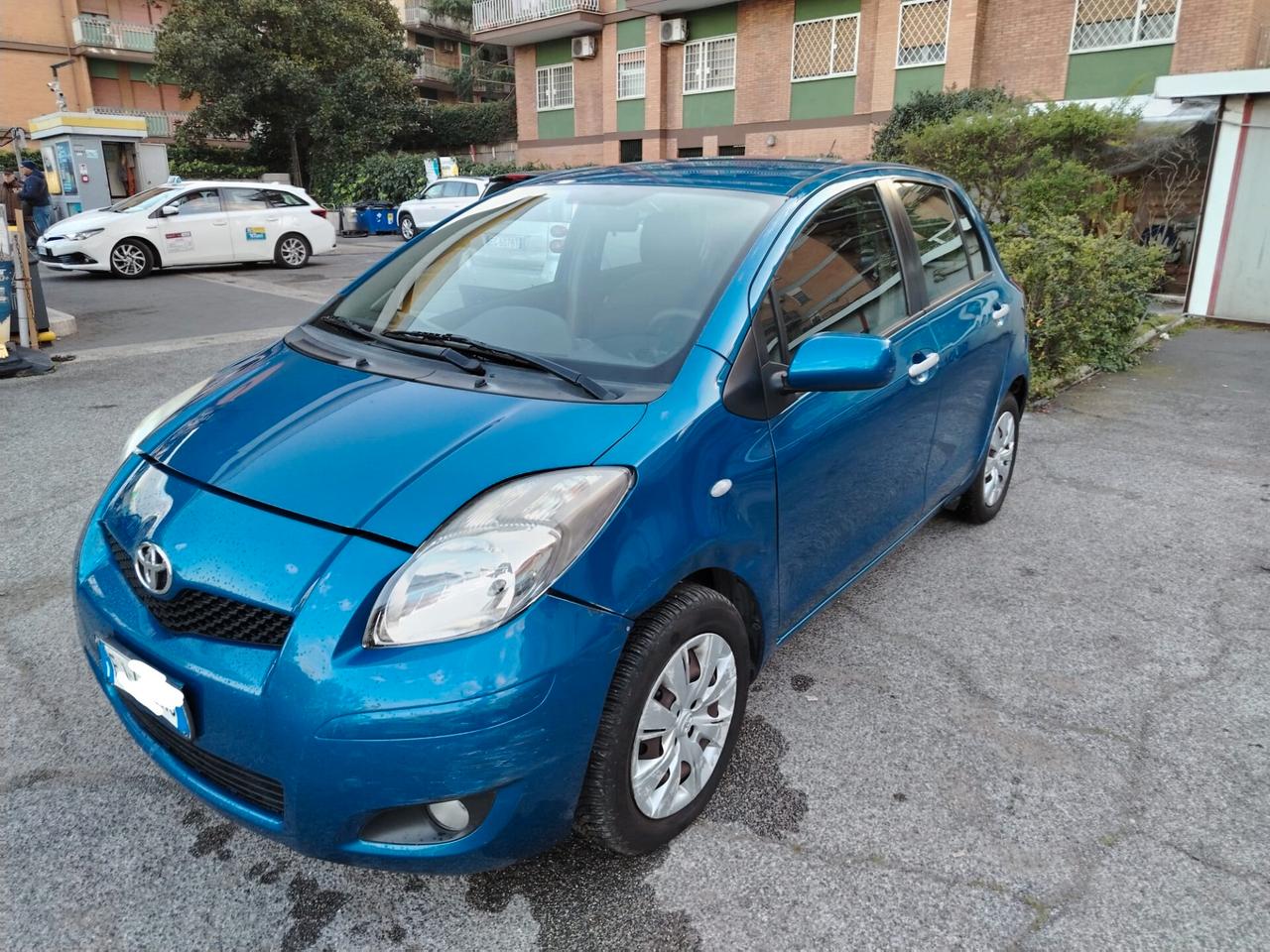 Toyota Yaris 1.0 5 porte Sol