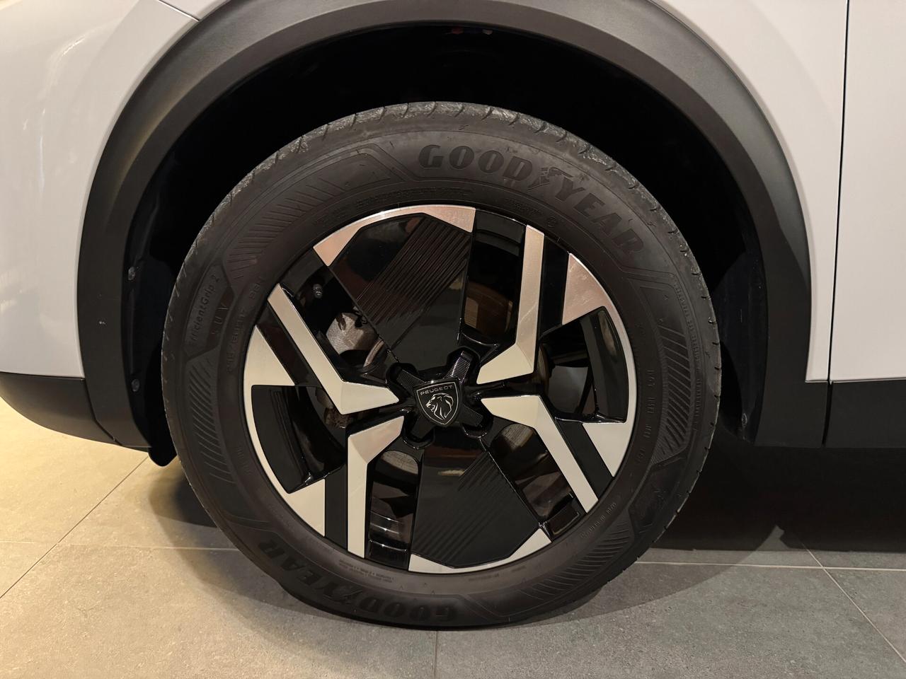 PEUGEOT 2008 1.2 PURETECH ALLURE 2025