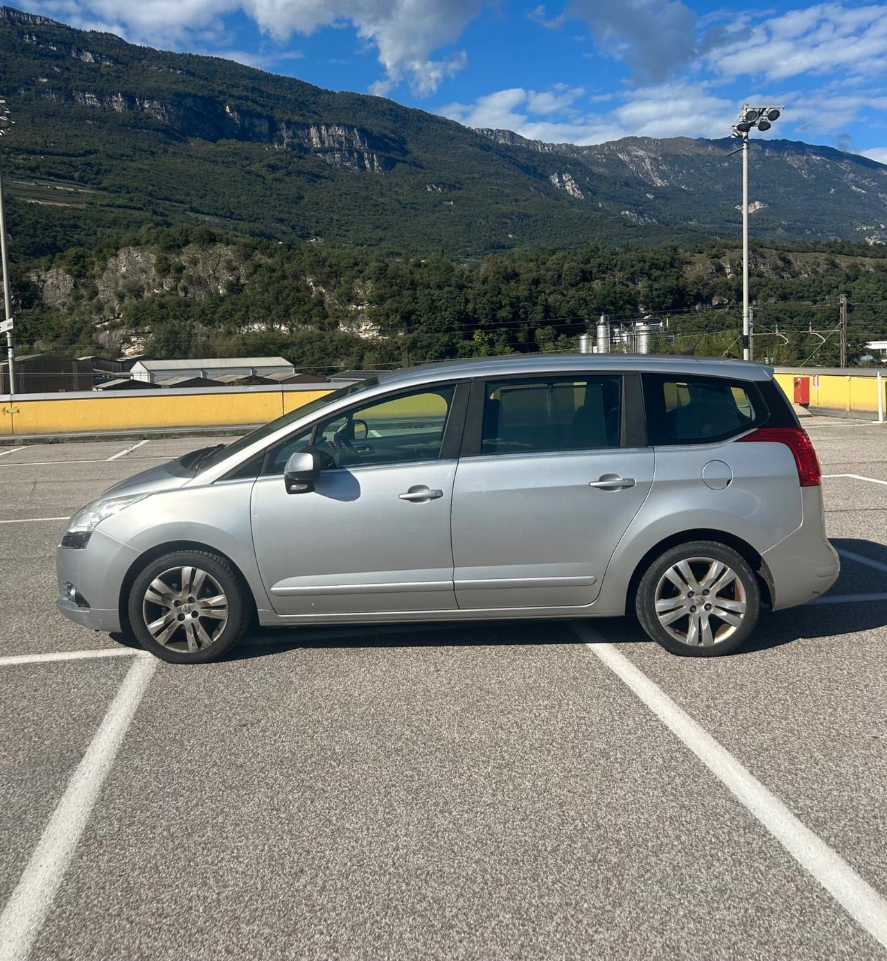 Peugeot 5008 1.6 HDi 112CV Business Premium 7posti