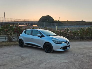 Renault Clio 1.2 75CV 5P Costume National