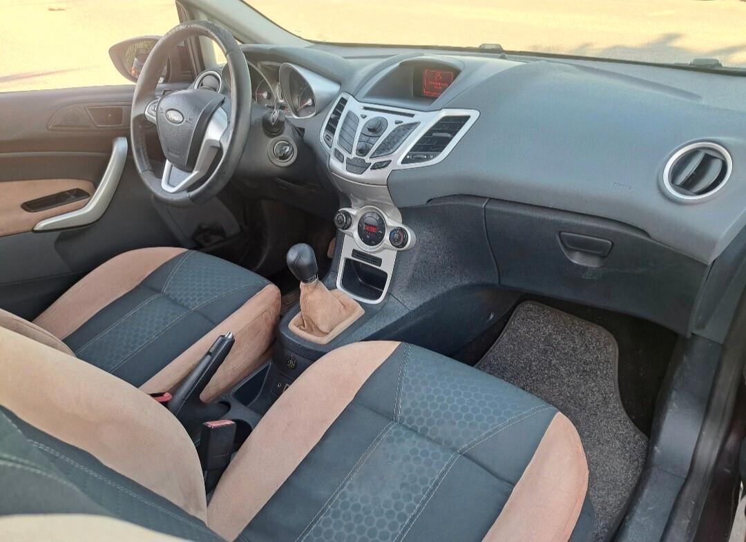 Ford Fiesta 1.4 3 porte Bz.- GPL Titanium