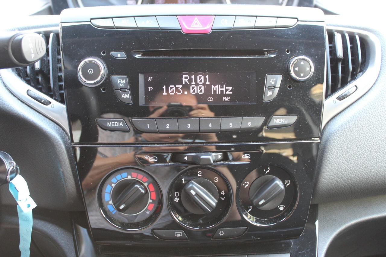 Lancia Ypsilon 1.2 69 CV 5 porte km 65000 Neopatentati
