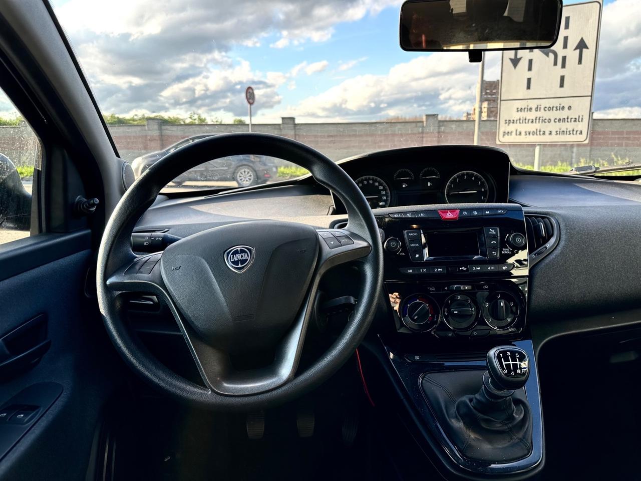 Lancia Ypsilon 1.0 FireFly Hybrid Ecochic Silver Km 13.000