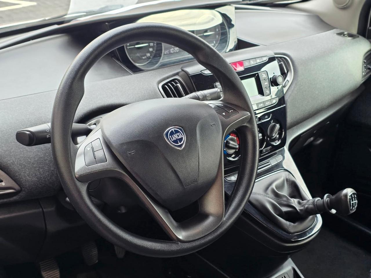 Lancia Ypsilon 1.0 FireFly 5 porte S&S Hybrid Ecochic Gold