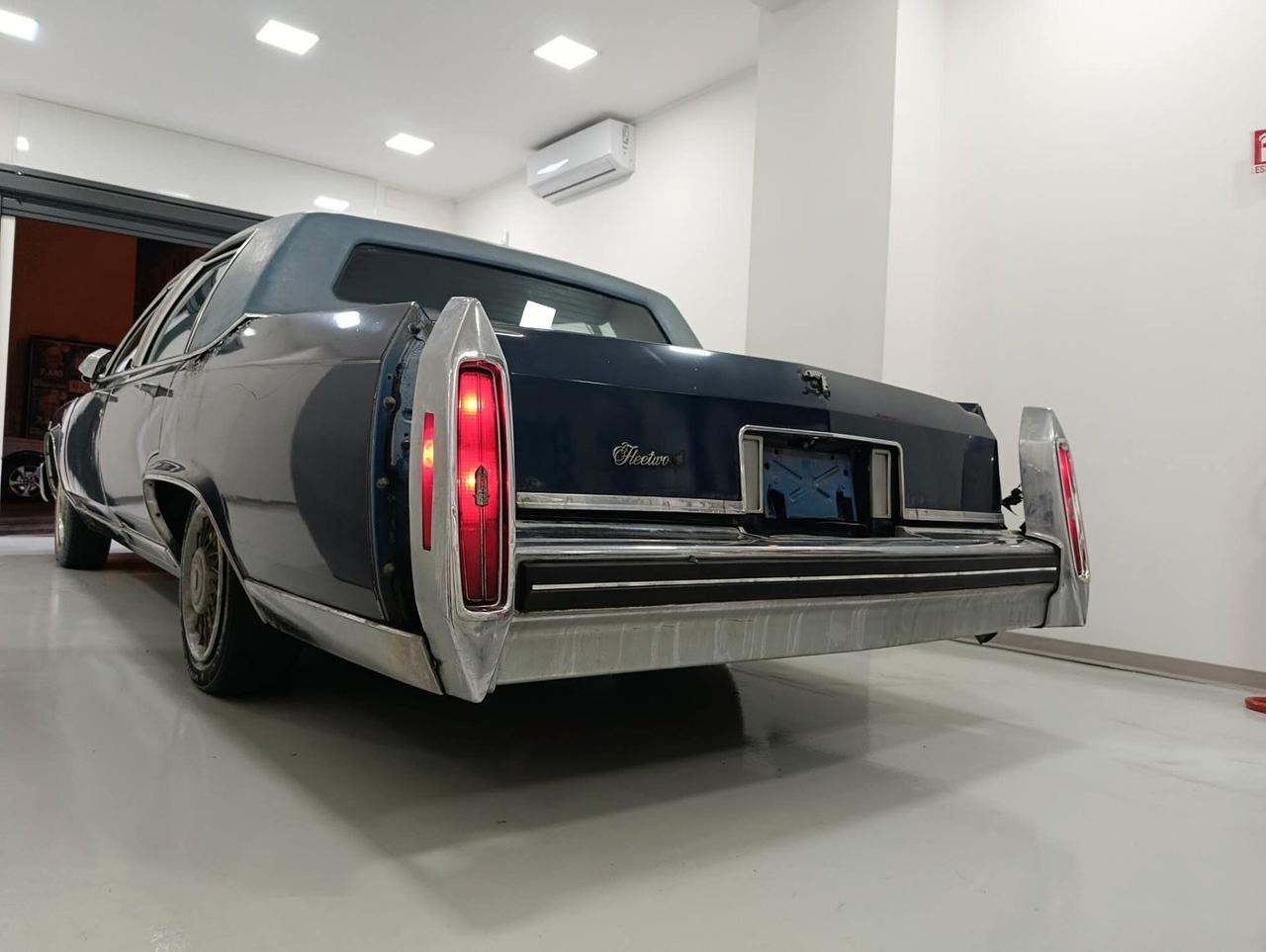 Cadillac Fleetwood BROUGHAM